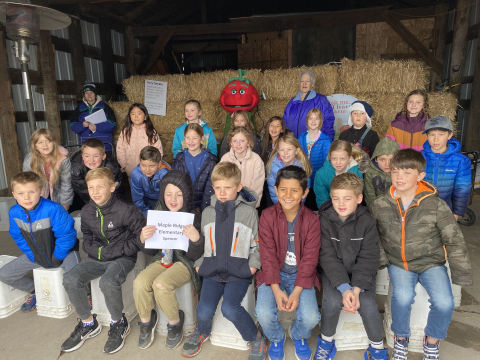 Class picture at Harward Farms