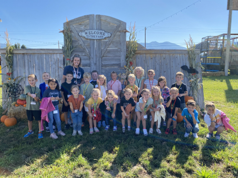 A class picture at the farm.