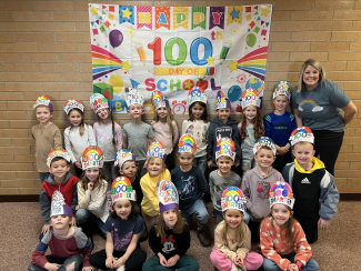 Picture of whole class wearing their 100 Day crowns.